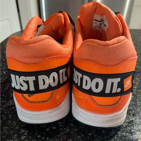 Nike Air Max 1 Just Do It Orange Men’s Sneakers Size 13 - Picture 3 of 7
